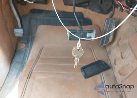 1990 Chevrolet Gmt-400 K1500 from USA, damaged, VIN 2GCEK19K2L1161596